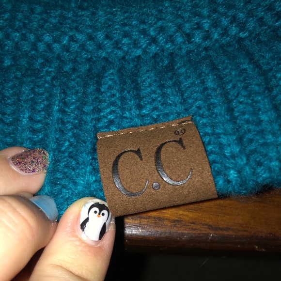 Cute blue-green hat - Picture 2 of 2